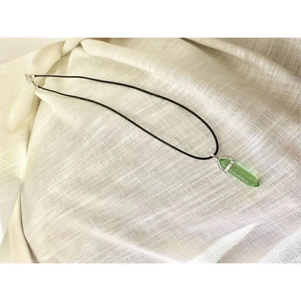 Light green color stone pendant necklace